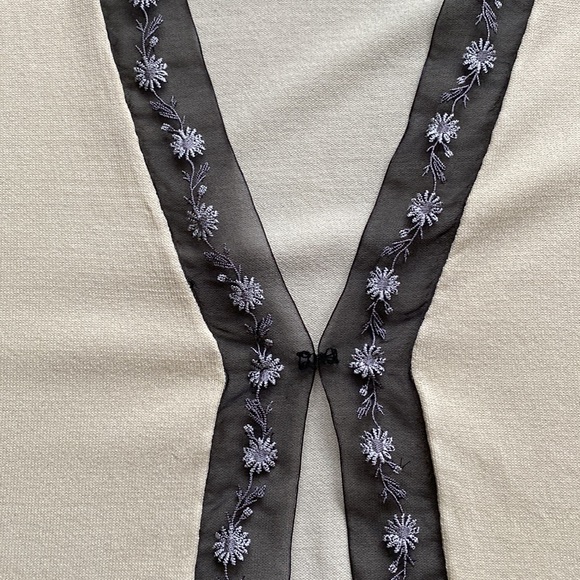 NWOT -  Beige Top - Picture 8 of 9